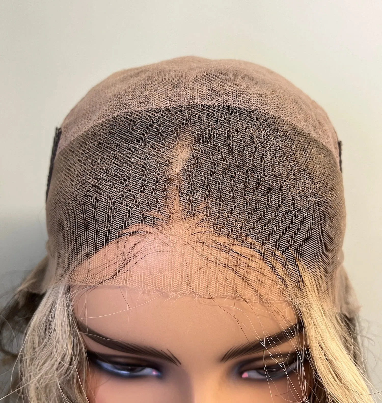 Preloved, Be Unique Wigs by Charlotte, Custom-made wig | Human hair | Rooted blonde balayage | Small cap | 20" length